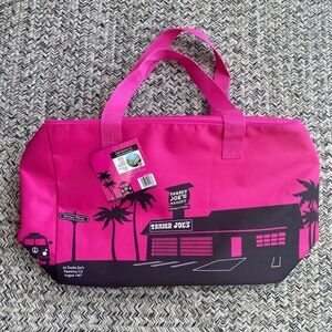 Trader Joe’s Cooler Shopping Bag Insulated Magenta Bag LIMITED EDITION!
